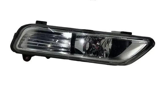 Volkswagen PASSAT B7 Front fog light 176623 17662402 176624