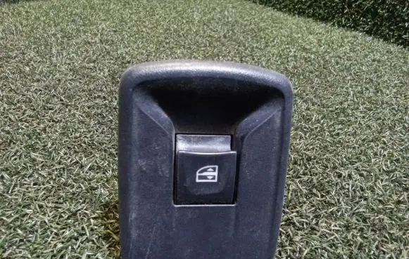 Opel Vivaro Electric window control switch 809608963R