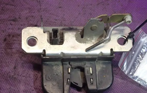 Volkswagen Polo IV 9N3 Tailgate/trunk/boot lock/catch/latch 6Q6827505B
