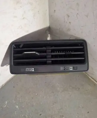 Rear air vent grill