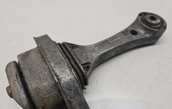 Volkswagen Golf IV Engine mount bracket 1J0199851