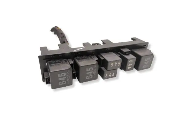 Volkswagen PASSAT B7 Fuse module 7N0937503A 4H0951253C 4H0951253A