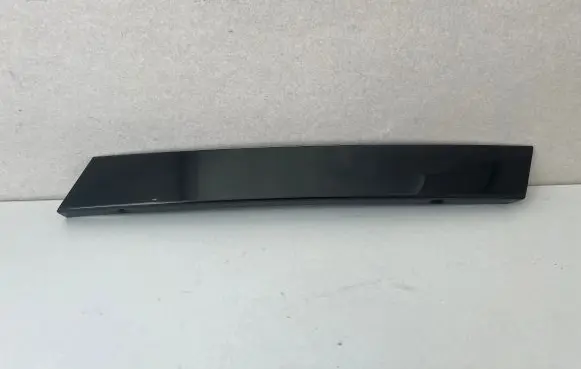 Mercedes-Benz R W251 Rear side glass trim A2516700187