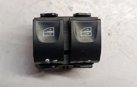 Renault Captur Electric window control switch 254113300RS5 254113300R