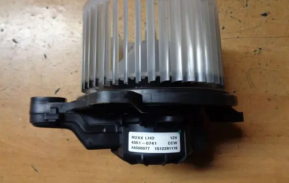 Opel Karl Heater fan/blower 40510741