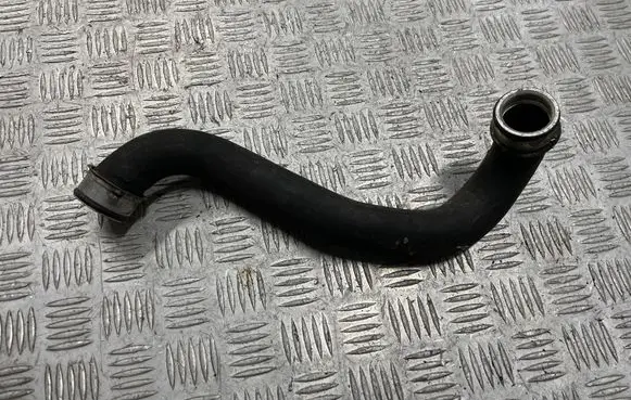 Mercedes-Benz CLS C219 Engine coolant pipe/hose A2115015482