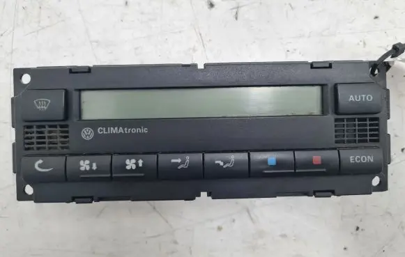 Volkswagen PASSAT B5.5 Climate control unit