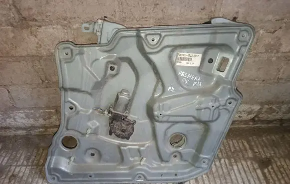 Nissan Primera Front door electric window regulator 80770AV601