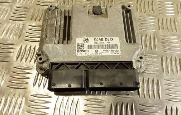 Volkswagen Golf V Engine control unit/module 03G906021KH 0281013226