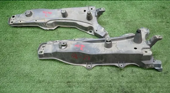 Volvo XC90 Fender mounting bracket 31391778