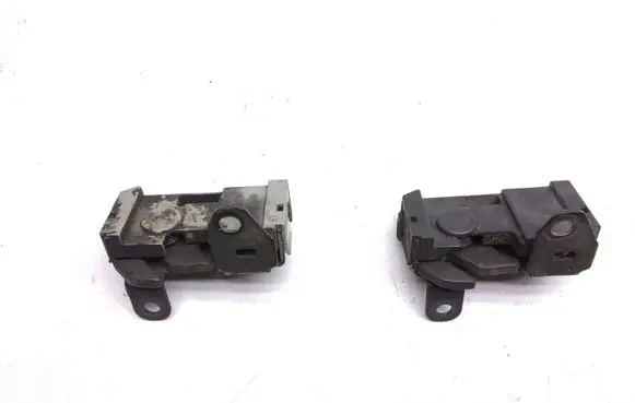 Mercedes-Benz C W204 Engine bonnet/hood lock/catch 2048704458 2048703158