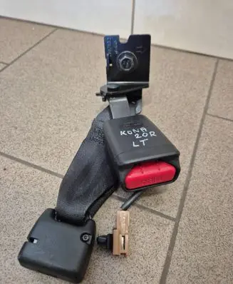 Hyundai Kona I Rear seatbelt buckle