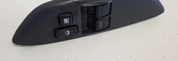 Toyota Yaris Electric window control switch 0115A38
