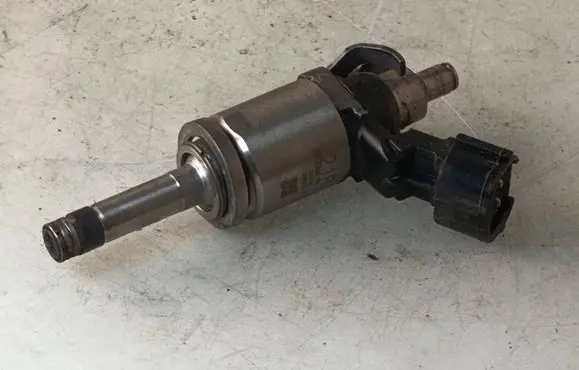 Fuel injector