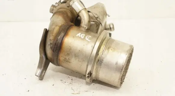 Volkswagen T-Roc EGR valve cooler 04L131512BR