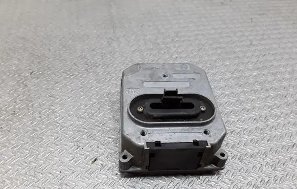 Volkswagen Sharan Window wiper relay 7M0906015
