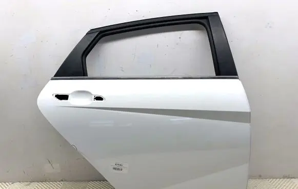 Hyundai Elantra VII Rear door 