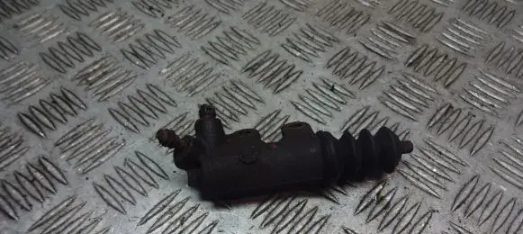 Toyota Corolla E120 E130 Clutch release bearing slave cylinder 