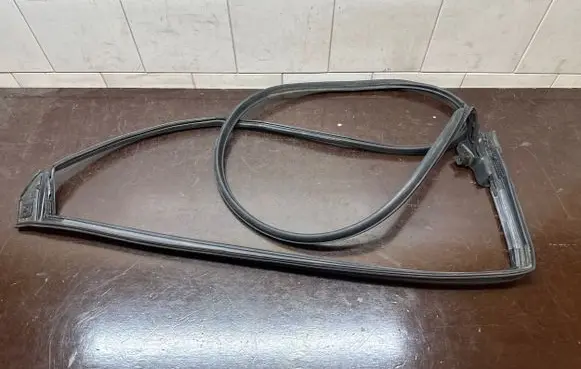Toyota Prius (XW50) Rubber seal rear door 6787147050