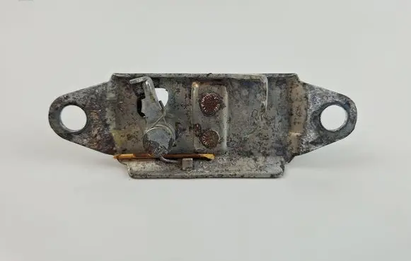 Maserati GranCabrio M145 Loading door lower hinge 