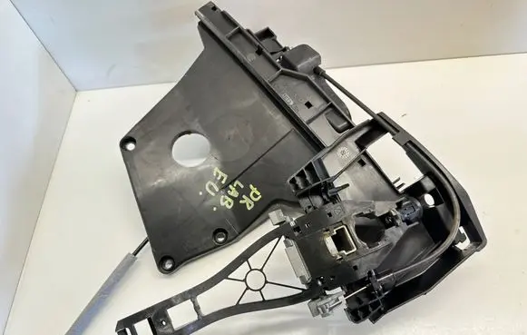 Volvo S80 Front door lock 30661073