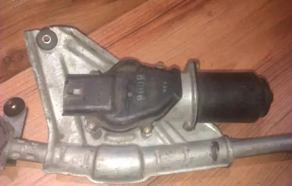 Subaru Legacy Wiper motor