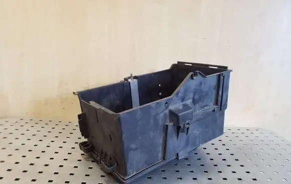 Battery box tray