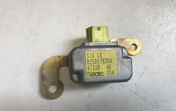 Mazda 323 F Airbag deployment crash/impact sensor B25D57KD0A 8I22B
