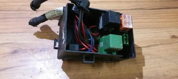 Opel Zafira A Fuse box set 90560119