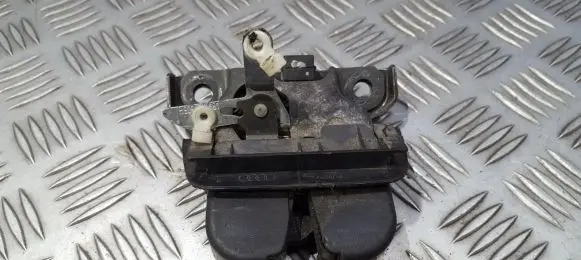 Audi A6 S6 C5 4B Tailgate/trunk/boot lock/catch/latch 4b9827520