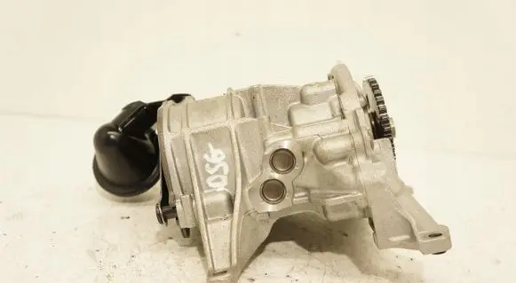 Volkswagen Polo VI Oil pump 05C145208A