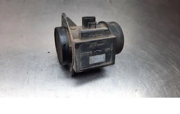 Volkswagen PASSAT B5 Mass air flow meter 71822151
