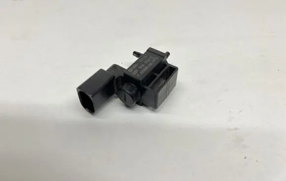 Porsche Panamera (971) Turbo solenoid valve 037906283 037906283C
