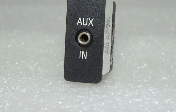 Mini One - Cooper Coupe R56 AUX in-socket connector 84109237655 9237655