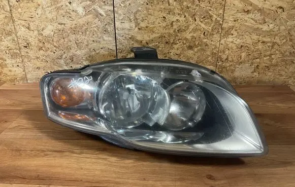 Audi A4 S4 B7 8E 8H Headlight/headlamp 8E0941004AJ 0301219202