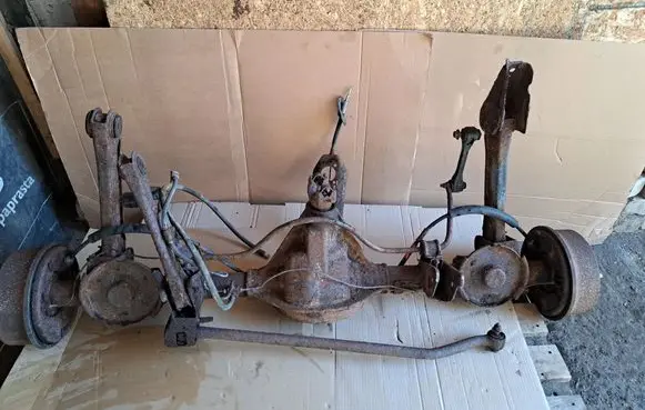 Jeep Wrangler Front axle beam P52114545AK