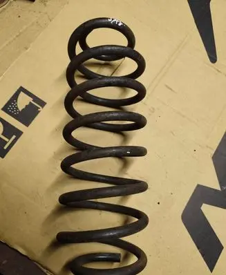 Chrysler PT Cruiser Rear coil spring 