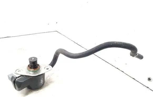 Mercedes-Benz C W205 Fuel injection high pressure pump A2742260385