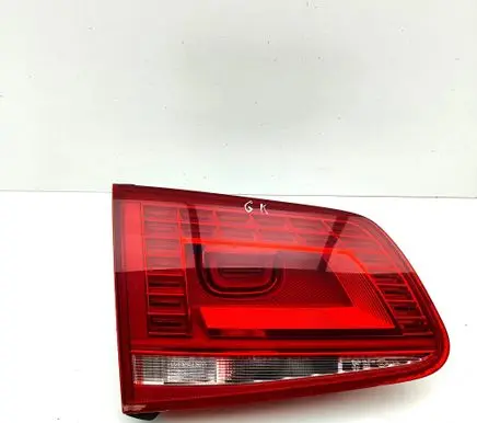 Volkswagen Touareg II Tailgate rear/tail lights 7P6945307