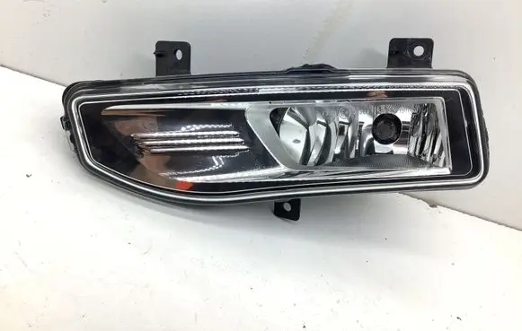 Nissan Leaf II (ZE1) Front fog light 261558995A 90078634 90078636