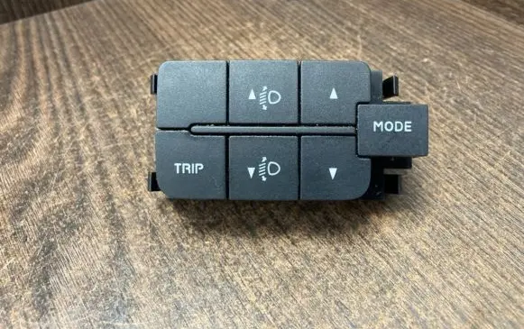 Iveco Daily 4th gen Headlight level height control switch 7354213560