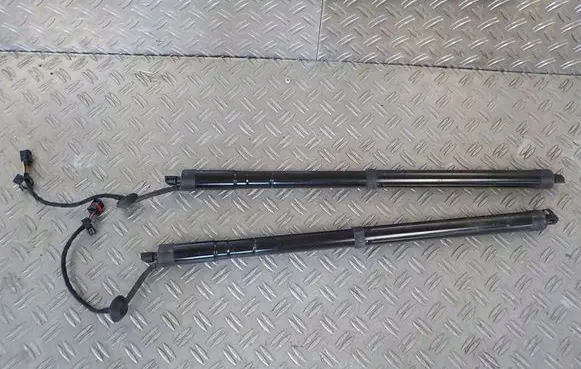 Volvo XC40 Tailgate strut 32206883