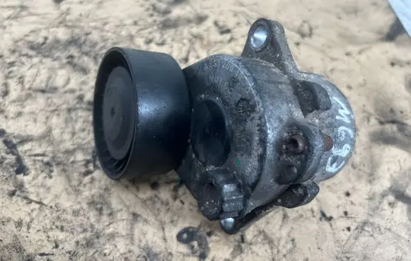 Mercedes-Benz Sprinter W906 Generator/alternator belt tensioner A6512001870