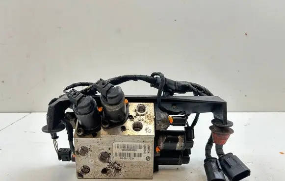 BMW 5 E60 E61 Active stabilizer control/valve assembly 6760840