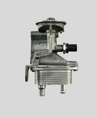 Engine oil radiator