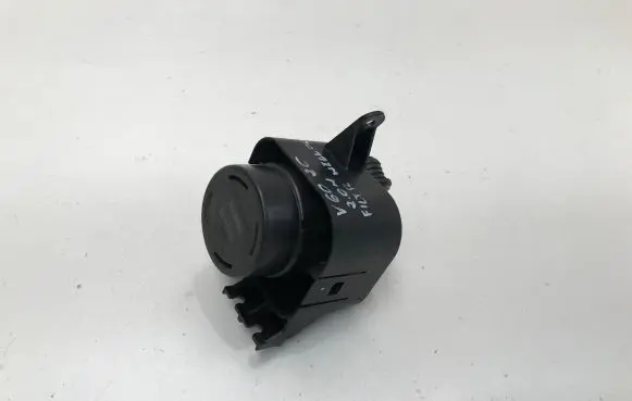 Volvo V60 Active carbon filter fuel vapour canister 32139393
