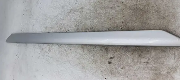 BMW 3 E46 Dashboard glove box trim 8213995