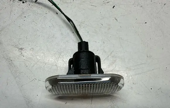 Dacia Duster Front fender indicator light 