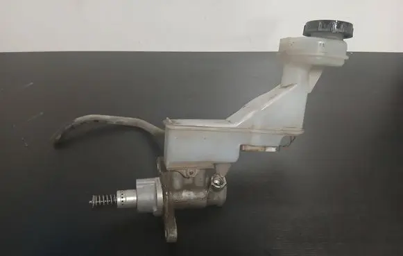 Nissan Qashqai Master brake cylinder 35372A640 181336