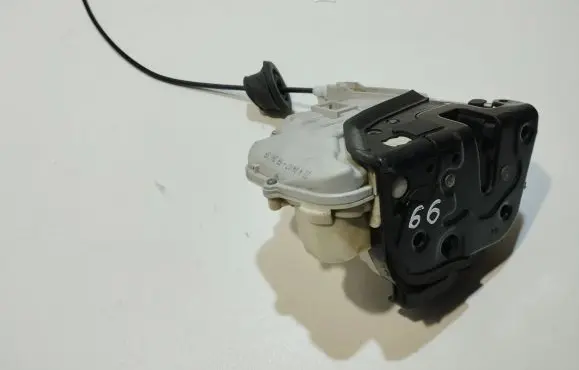 Audi A4 S4 B7 8E 8H Front door lock 8E1837013